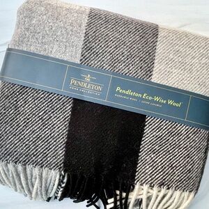 NWT - Pendleton Eco-Wise Wool Throw with Fringe - Black/Ivory